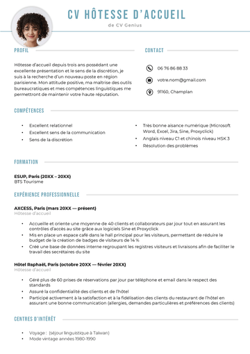 exemple d'un CV pour hôtesse d'accueil avec photo et des titres de rubriques en bleu clair