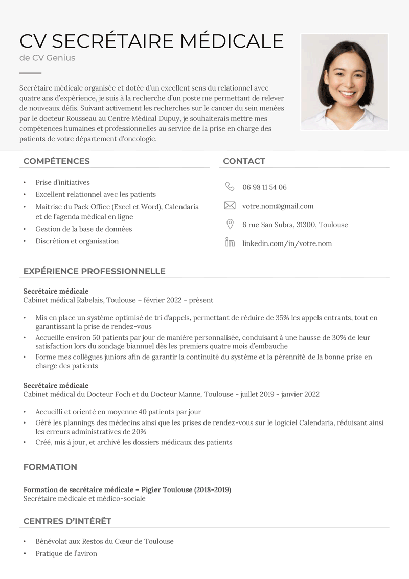 Exemple d'un modèle de CV de secrétaire médicale avec photo et un en-tête gris clair