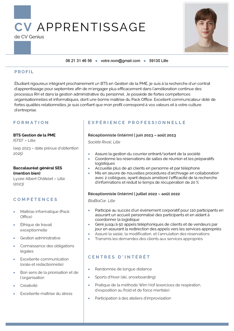 un exemple d'un CV pour apprentissage avec un en-tête de couleur bleu clair et une photo