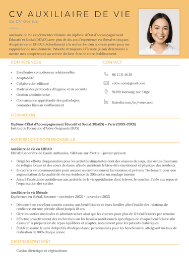 un exemple d'un modèle de CV auxiliaire de vie avec un en-tête large coloré et une photo professionnelle